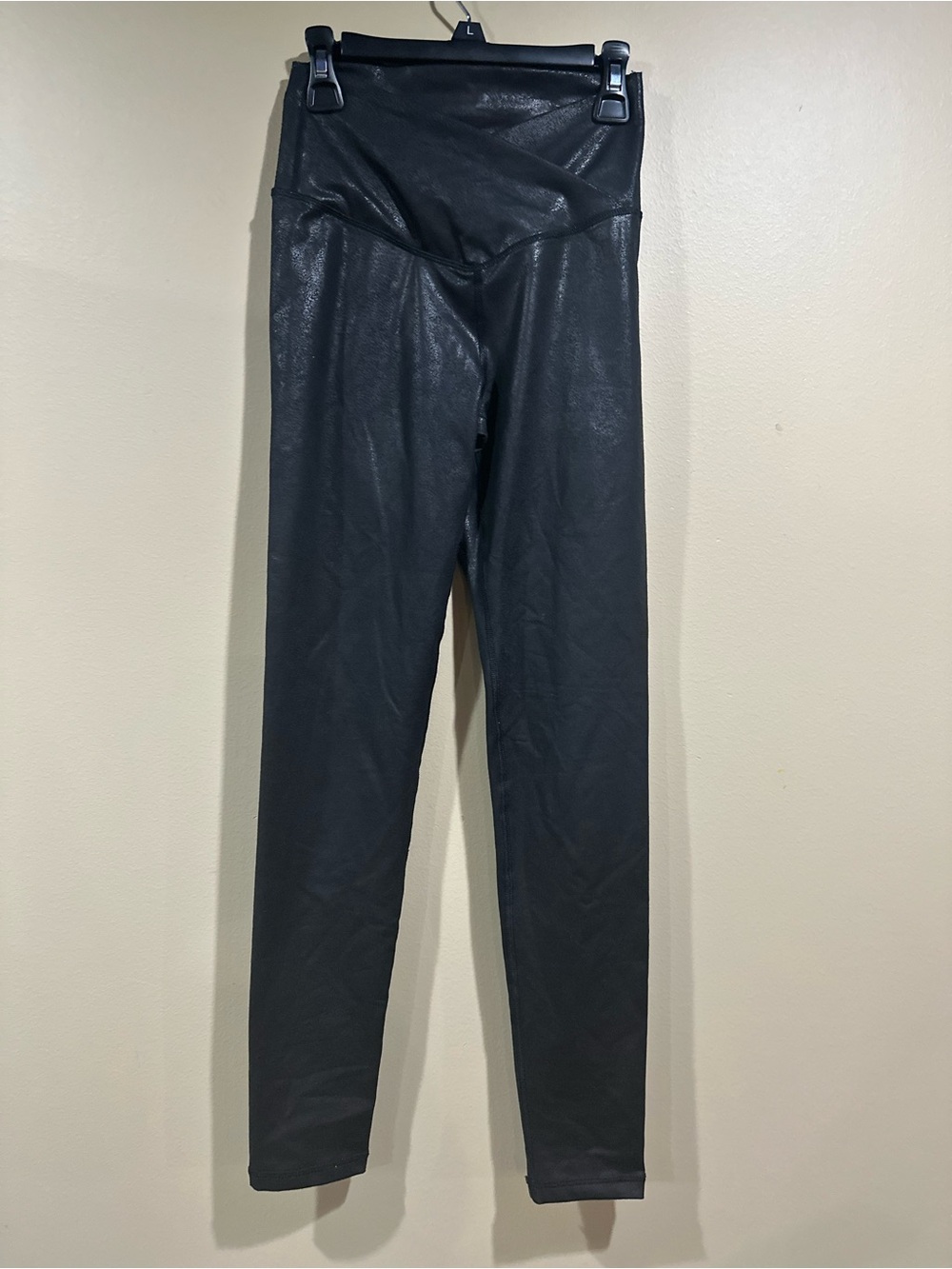 OFFLINE by aerie Black shimmer Women’s High-Waist Leggings